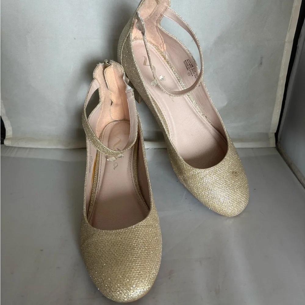Nina Kids LENNIE platino sparkle dress Shoes with Gold Accents 5